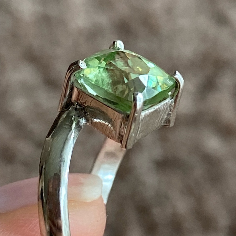 925 Silver Ring with Green  peridot Gemstone